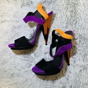 Gucci Women’s Suede Pumps